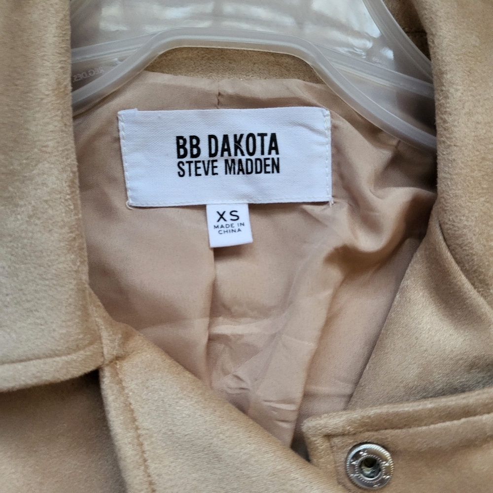 BB Dakota by Steve Madden Beige vegan/faux suede moto‎ jacket. Women's XS - Picture 3 of 6